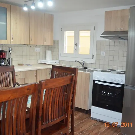 Thor & Freyja's Of Poseidonia Syros House